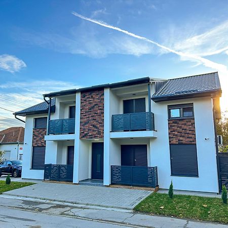 Kiko Apartmani Lux Зренянин Екстериор снимка