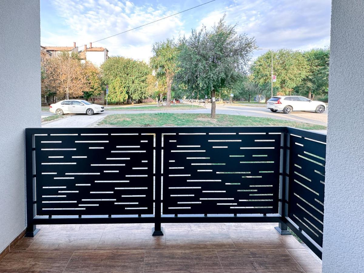 Kiko Apartmani Lux Зренянин Екстериор снимка